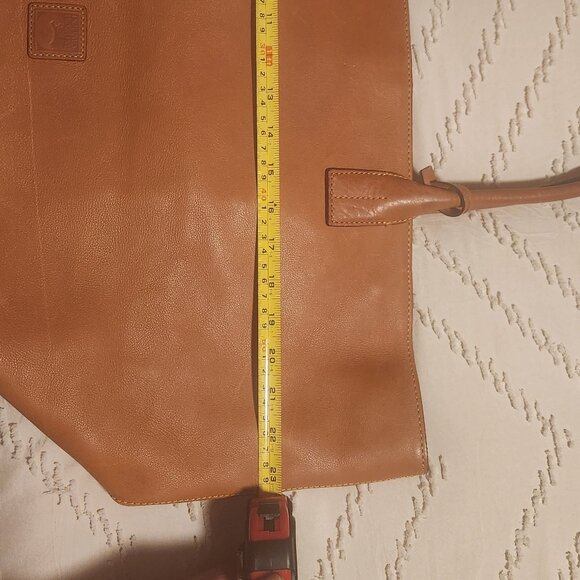 Dooney & Bourke Florentine Large Russell Tote – Tan Leather - Picture 8 of 13